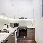 Stunning 3brm 3bath Julie Balcony & Views