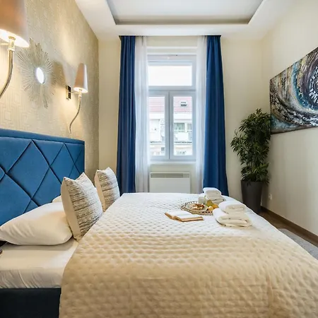 Apartman Stunning 3brm 3bath Julie Balcony & Views
