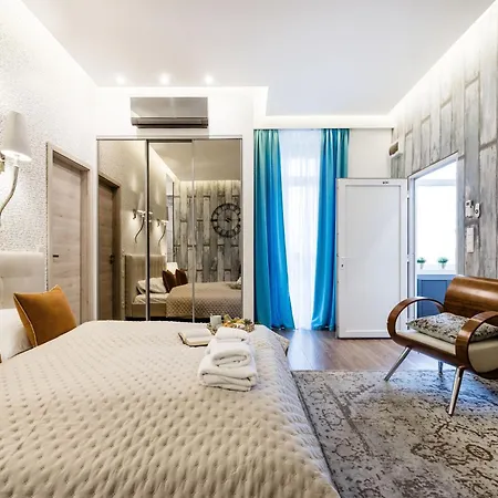 Stunning 3brm 3bath Julie Balcony & Views Appartement