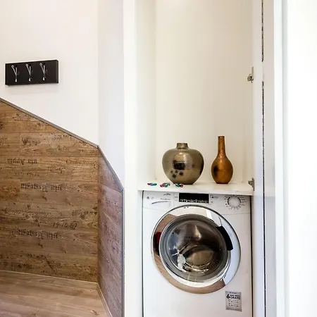 Stunning 3brm 3bath Julie Balcony & Views Apartman