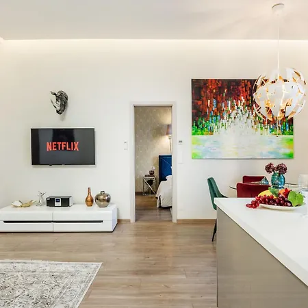 Stunning 3brm 3bath Julie Balcony & Views Apartman Budapest