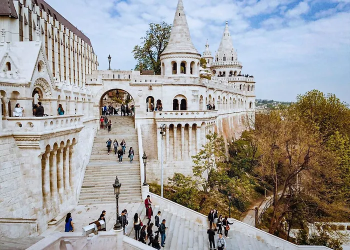 Stunning 3brm 2bath Julie Balcony & Views *