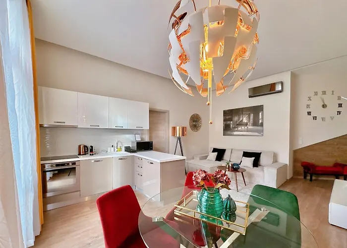 Stunning 3brm 3bath Julie Balcony & Views Appartement Budapest