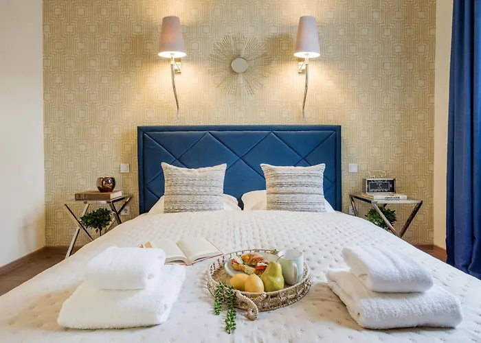 Stunning 3brm 2bath Julie Balcony & Views Apartament