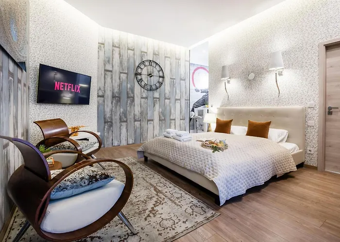 Stunning 3brm 2bath Julie Balcony & Views Apartament Budapesta