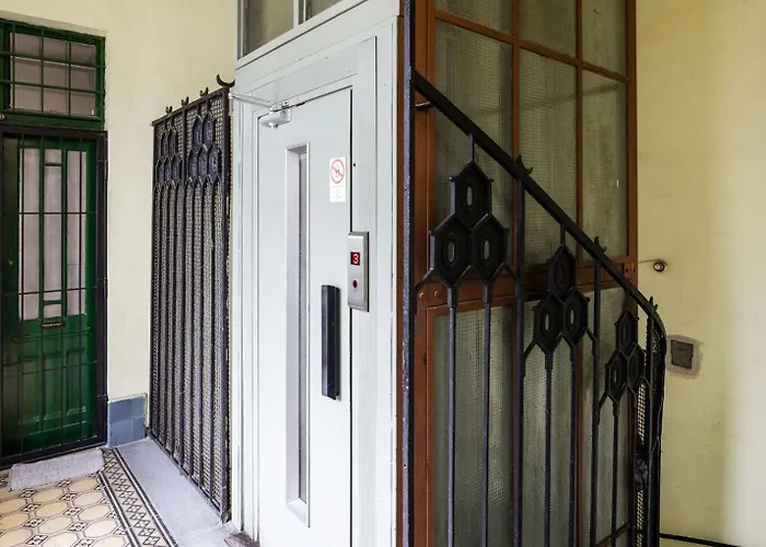 Stunning 3brm 2bath Julie Balcony & Views Budapesta