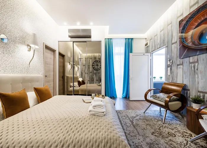 Stunning 3brm 2bath Julie Balcony & Views Apartament