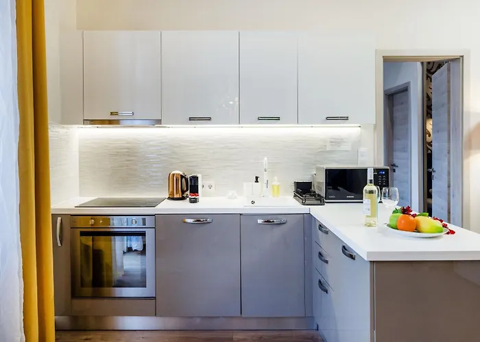 Apartment Stunning 3brm 3bath Julie Balcony & Views Budapest
