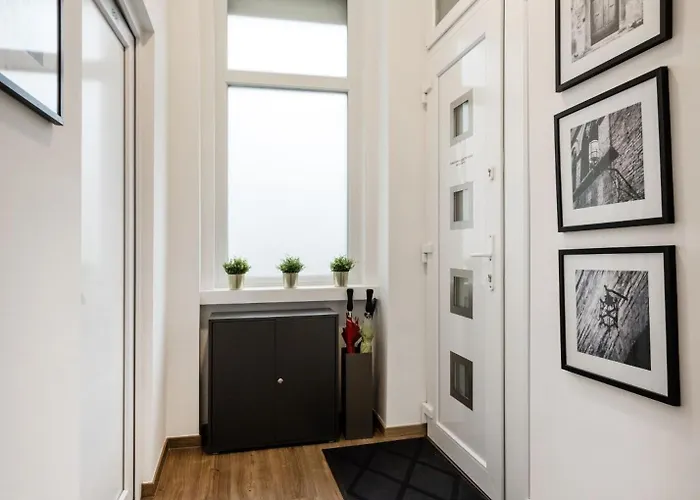 Stunning 3brm 2bath Julie Balcony & Views Apartament