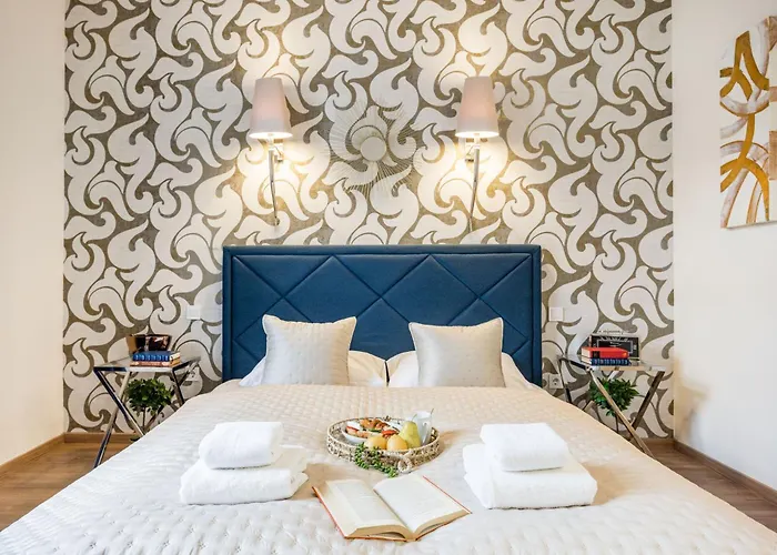 Stunning 3brm 2bath Julie Balcony & Views *