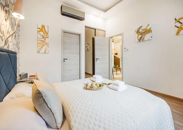 Apartament Stunning 3brm 2bath Julie Balcony & Views *