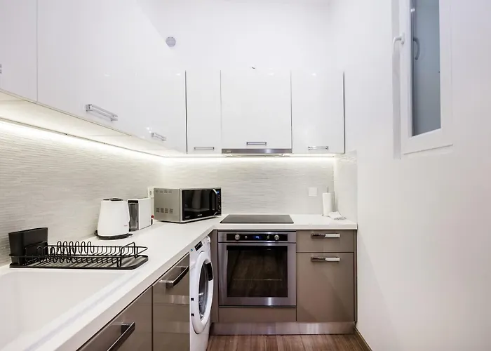 Stunning 3brm 2bath Julie Balcony & Views