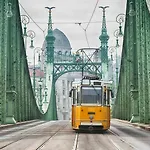 Stunning 3brm 3bath Julie Balcony & Views Apartment Budapest