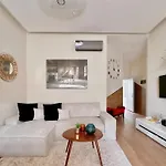 Stunning 3brm 3bath Julie Balcony & Views