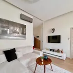 Stunning 3brm 3bath Julie Balcony & Views Budapest