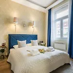 Apartment Stunning 3brm 3bath Julie Balcony & Views *