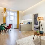 Stunning 3brm 3bath Julie Balcony & Views