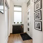Stunning 3brm 3bath Julie Balcony & Views Apartment