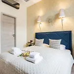 Apartment Stunning 3brm 3bath Julie Balcony & Views