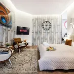 Apartment Stunning 3brm 3bath Julie Balcony & Views *