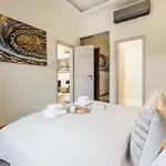 Stunning 3brm 3bath Julie Balcony & Views Budapest