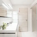 Stunning 3brm 3bath Julie Balcony & Views Budapest