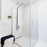 Stunning 3brm 3bath Julie Balcony & Views