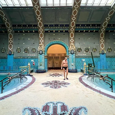 Stunning 3brm 2bath Julie Balcony & Views Apartament *