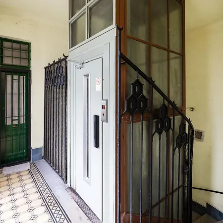Stunning 3brm 3bath Julie Balcony & Views Budapeszt